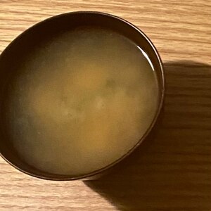 じゃがいもと玉ねぎ、豆腐のみそ汁